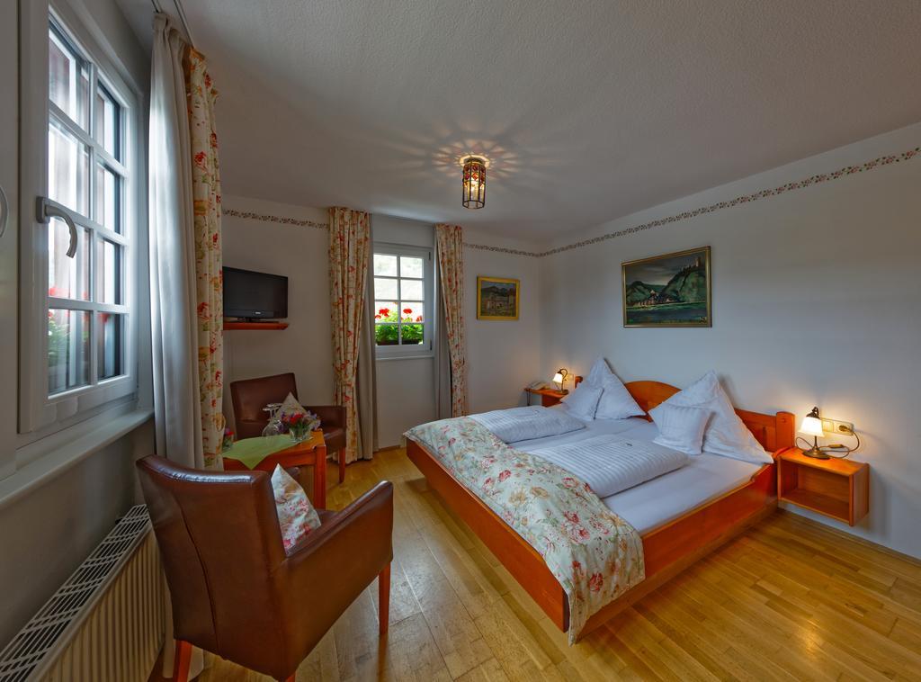 Altes Zollhaus Bed and Breakfast Beilstein  Exteriör bild