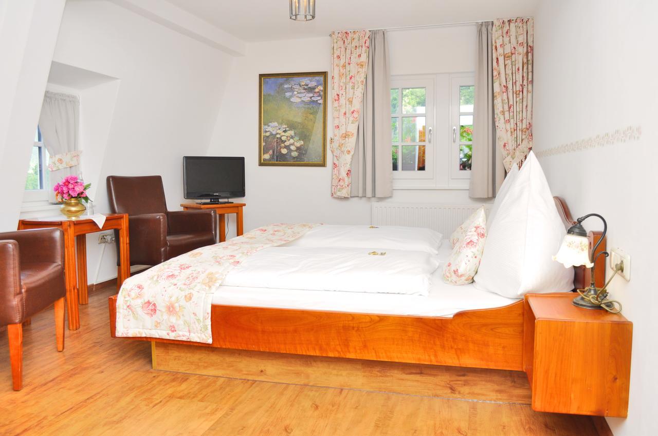 Altes Zollhaus Bed and Breakfast Beilstein  Exteriör bild